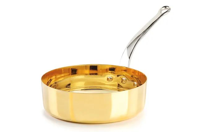 pentole-agnelli-collezione-1932-tegame-in-rame-rivestito-in-oro-zecchino-con-man image 1