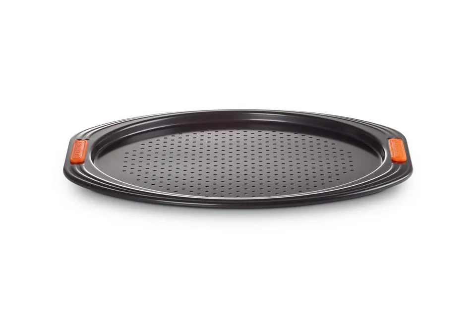 le-creuset-teglia-per-pizza-antiaderente-forata-33-cm-acciaio-al-carbonio-antrac image 1