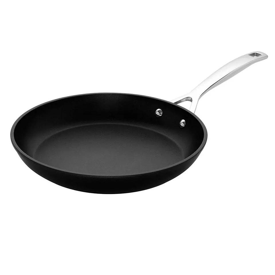 le-creuset-padella-bassa-in-alluminio-antiaderente-20-cm-nero-rivestimento-antia image 1