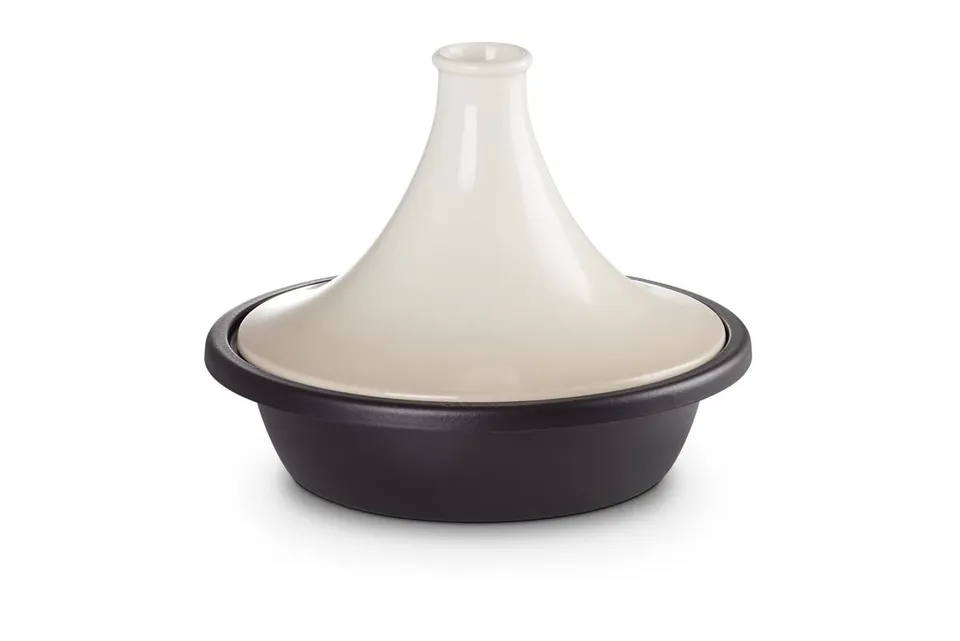 le-creuset-tajine-31-cm-in-ghisa-smaltata-con-coperchio-in-gres-4-6-porzioni-bia image 1