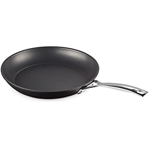 le-creuset-padella-bassa-in-alluminio-antiaderente-28-cm-rivestimento-3-strati-r image 2