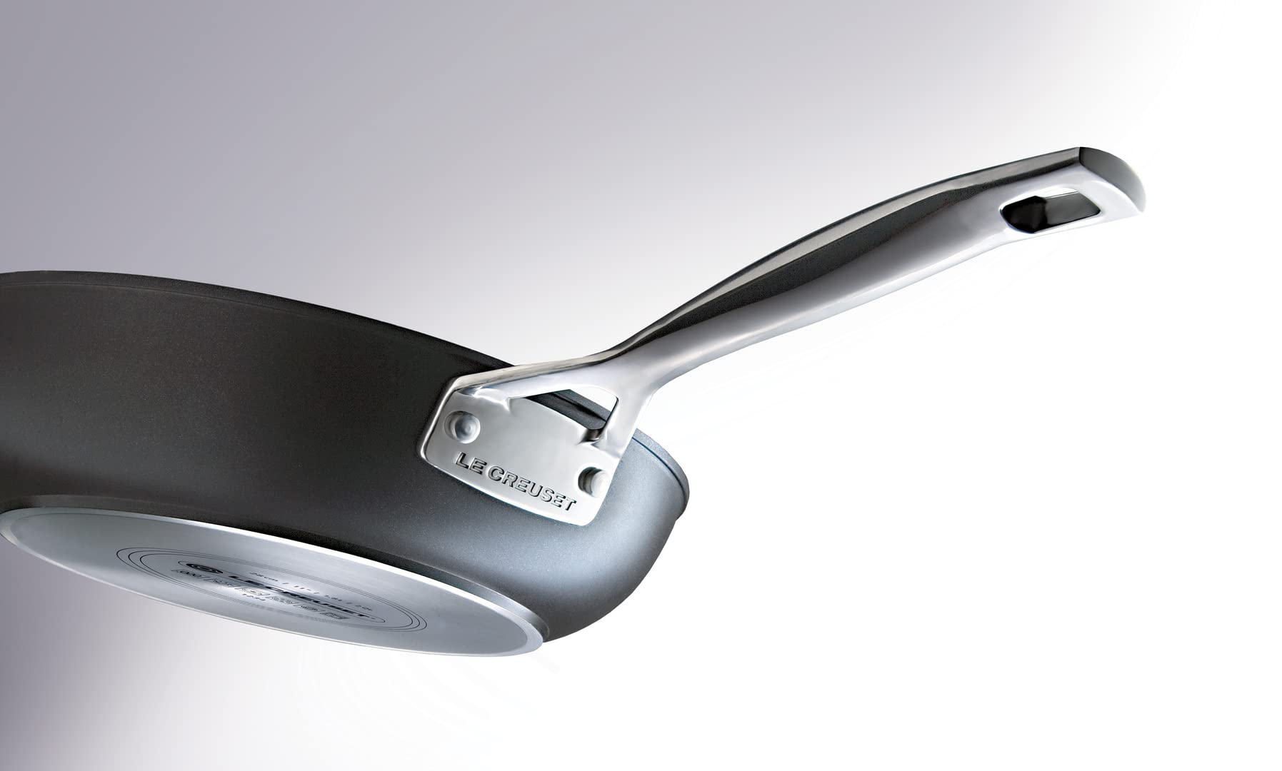le-creuset-padella-alta-con-maniglia-in-alluminio-antiaderente-28-cm-induzione-n image 6