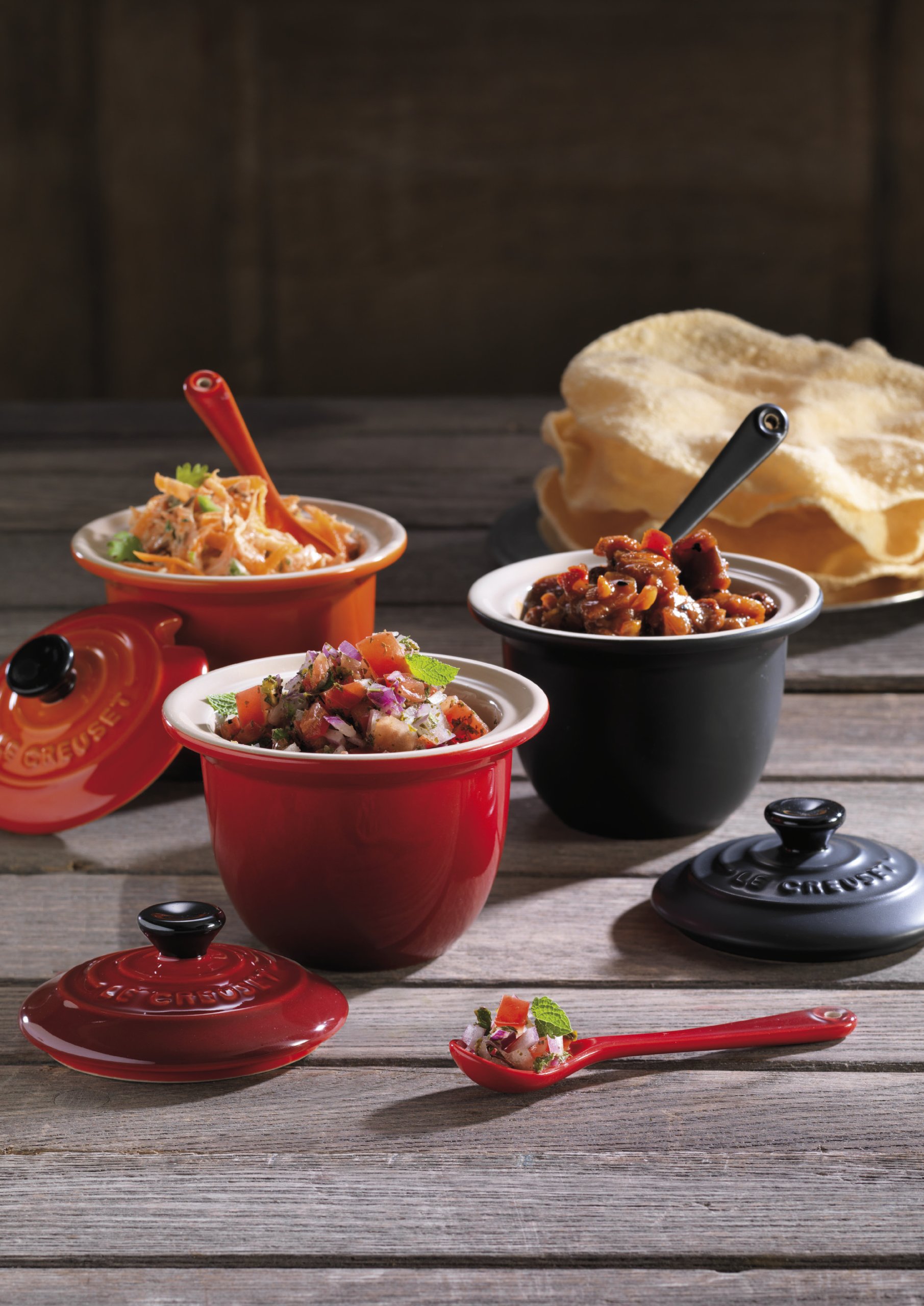 le-creuset-portacondimenti-in-gres-vetrificato-con-pomolo-colorato-11-cm-0-2-l-a image 3