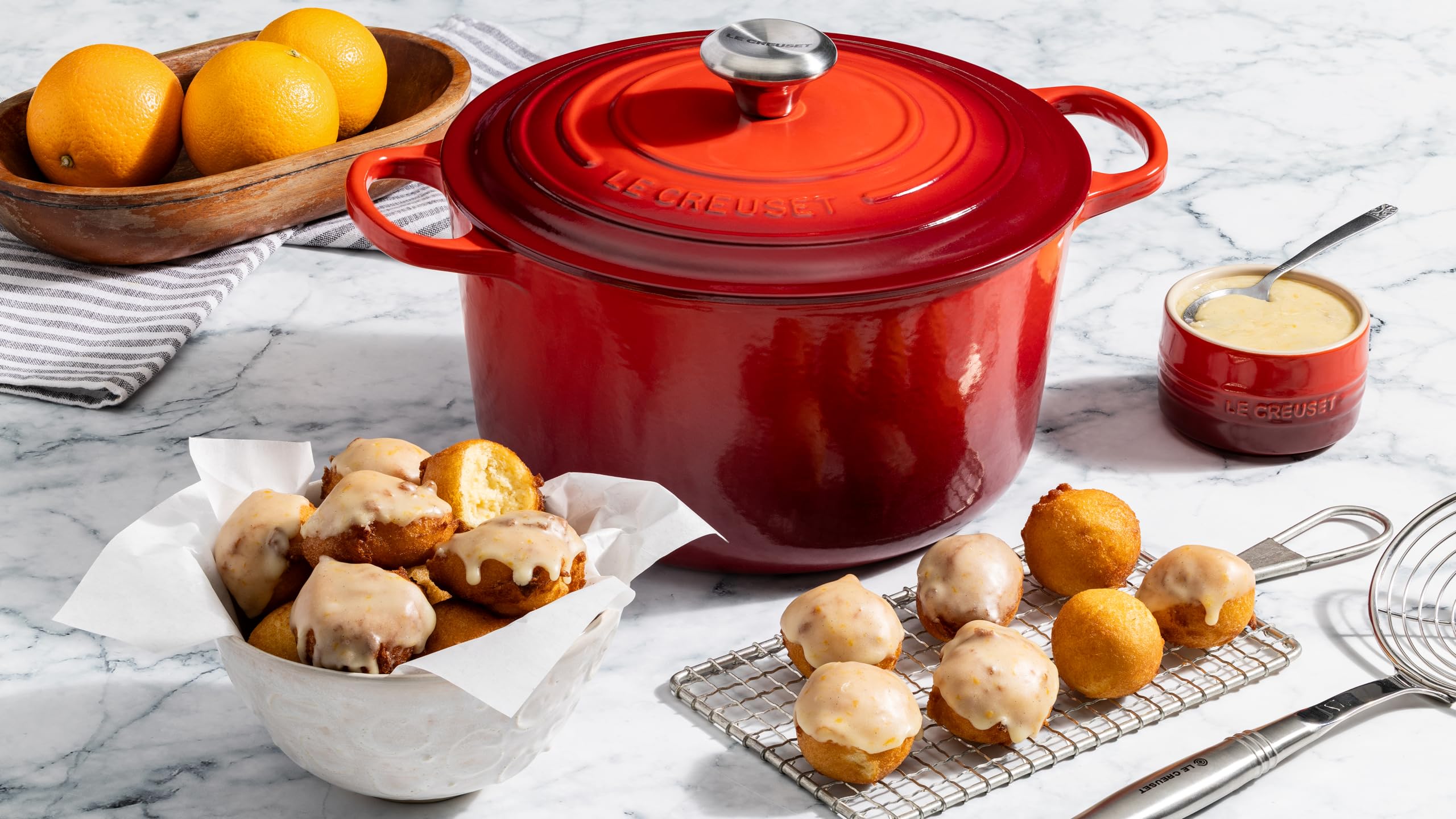 le-creuset-cocotte-rotonda-profonda-in-ghisa-vetrificata-con-coperchio-26-cm-ara image 6