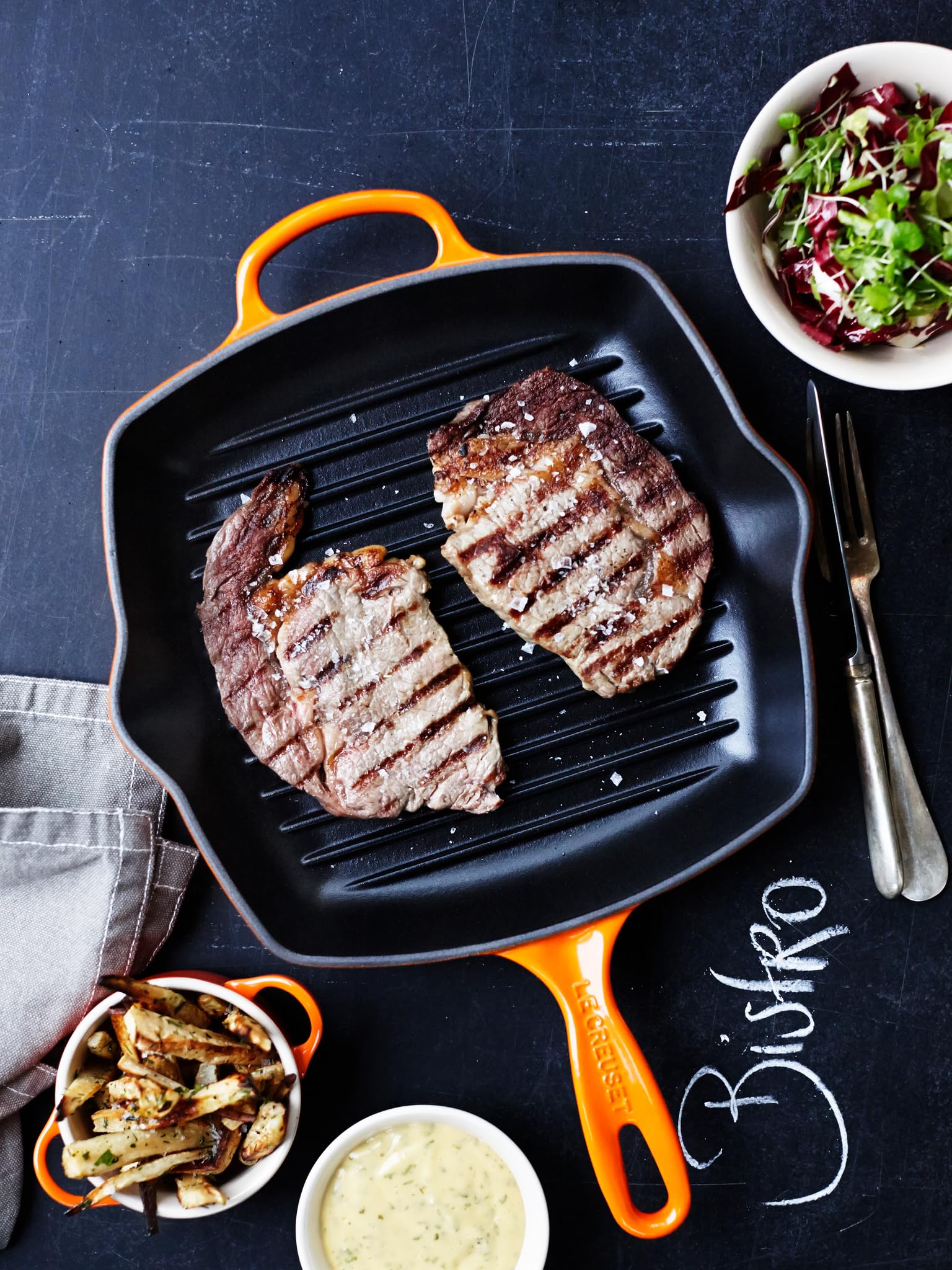 le-creuset-bistecchiera-skillet-quadrata-evolution-in-ghisa-vetrificata-26-cm-ar image 5