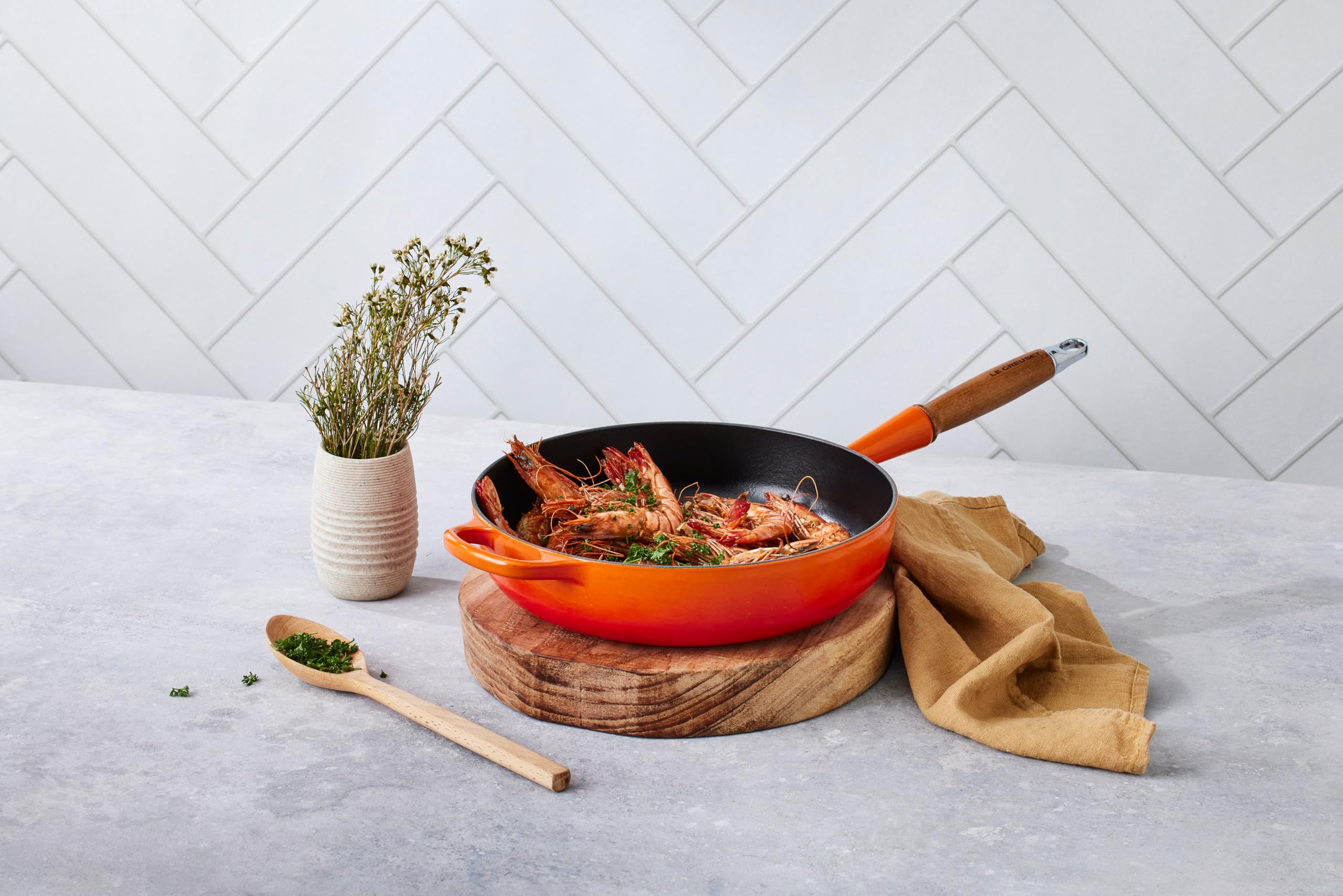 le-creuset-evolution-padella-alta-in-ghisa-vetrificata-con-manico-in-legno-28-cm image 5