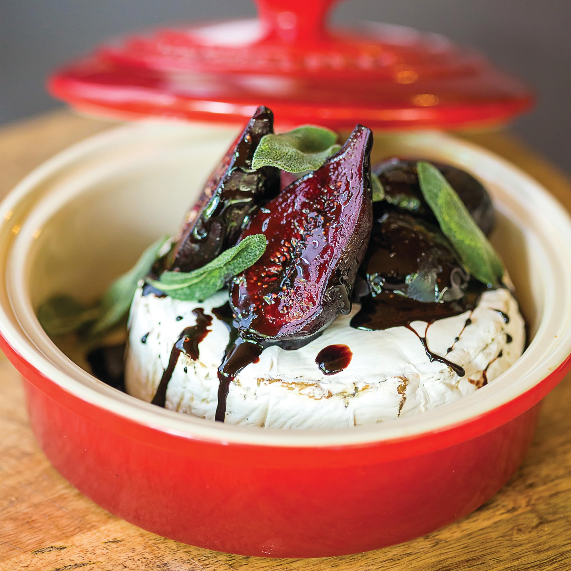 le-creuset-pirofila-camembert-in-gres-vetrificato-ciliegia image 5