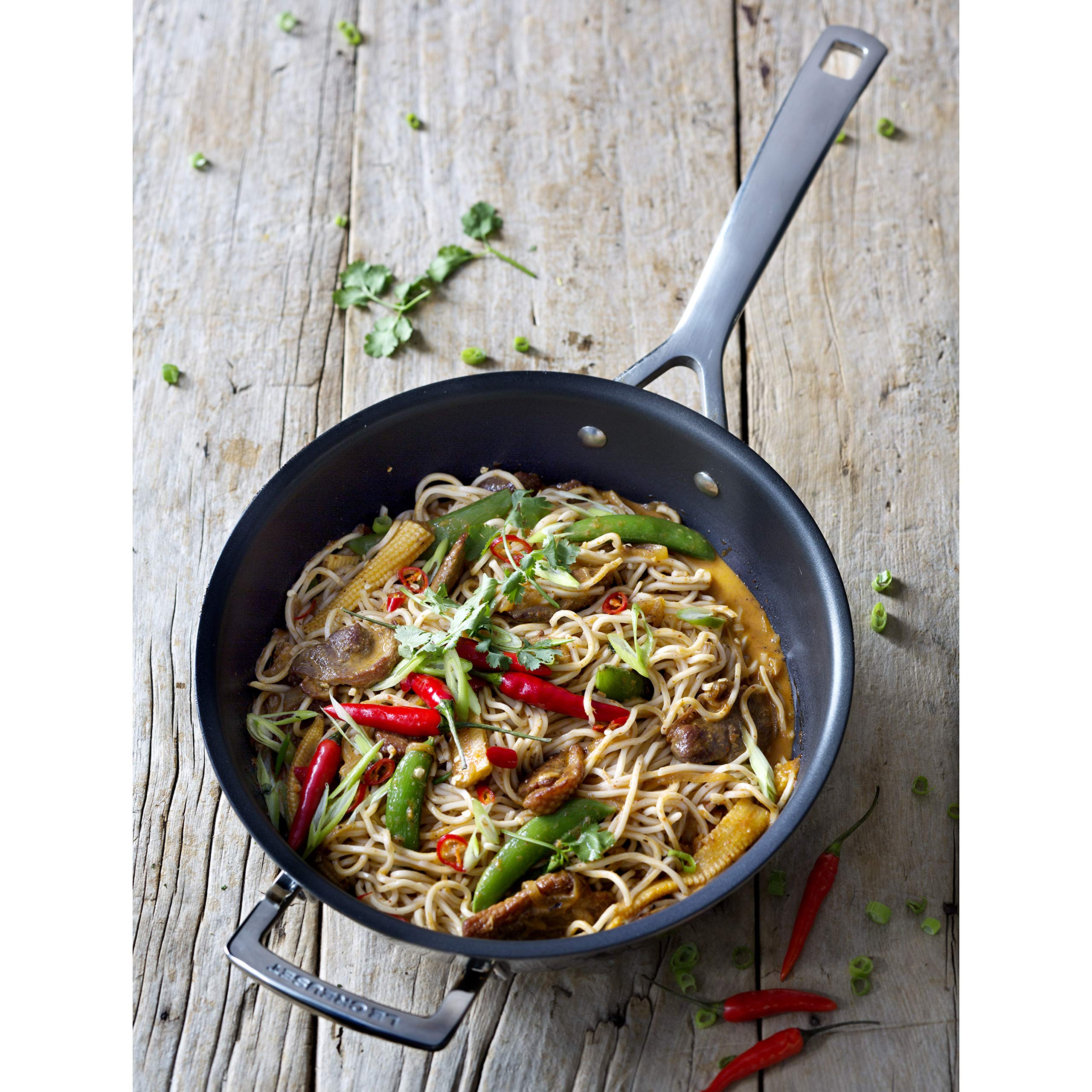le-creuset-padella-bassa-30-cm-3-ply-in-acciaio-inox-con-interno-antiaderente-in image 5